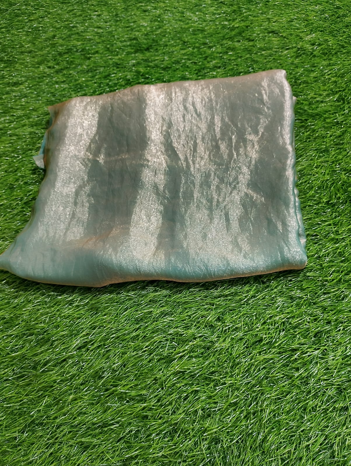 Glass tissue