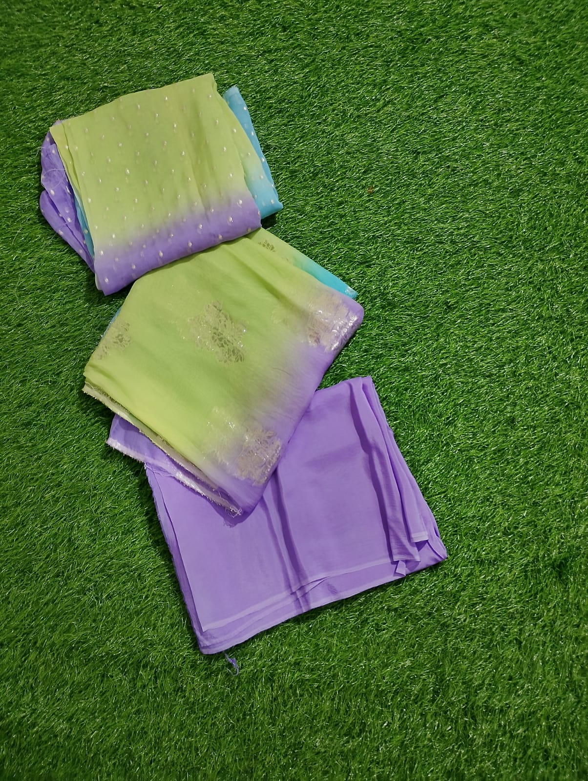 Foiling tie and dye dupatta suits